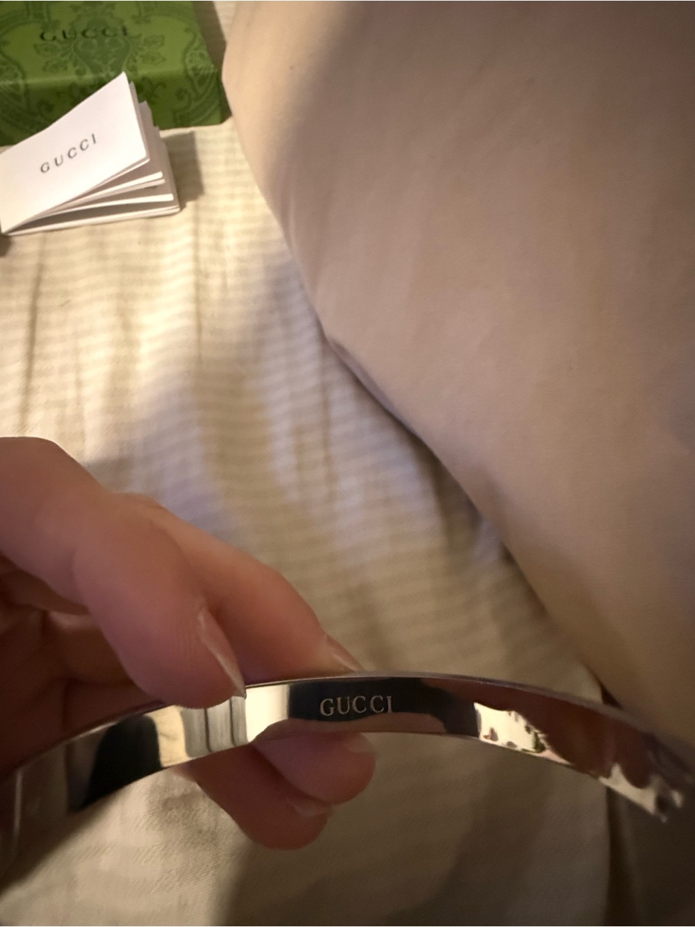 Gucci Silver Polished Logo Bangle Bracelet - Picture 2 of 4